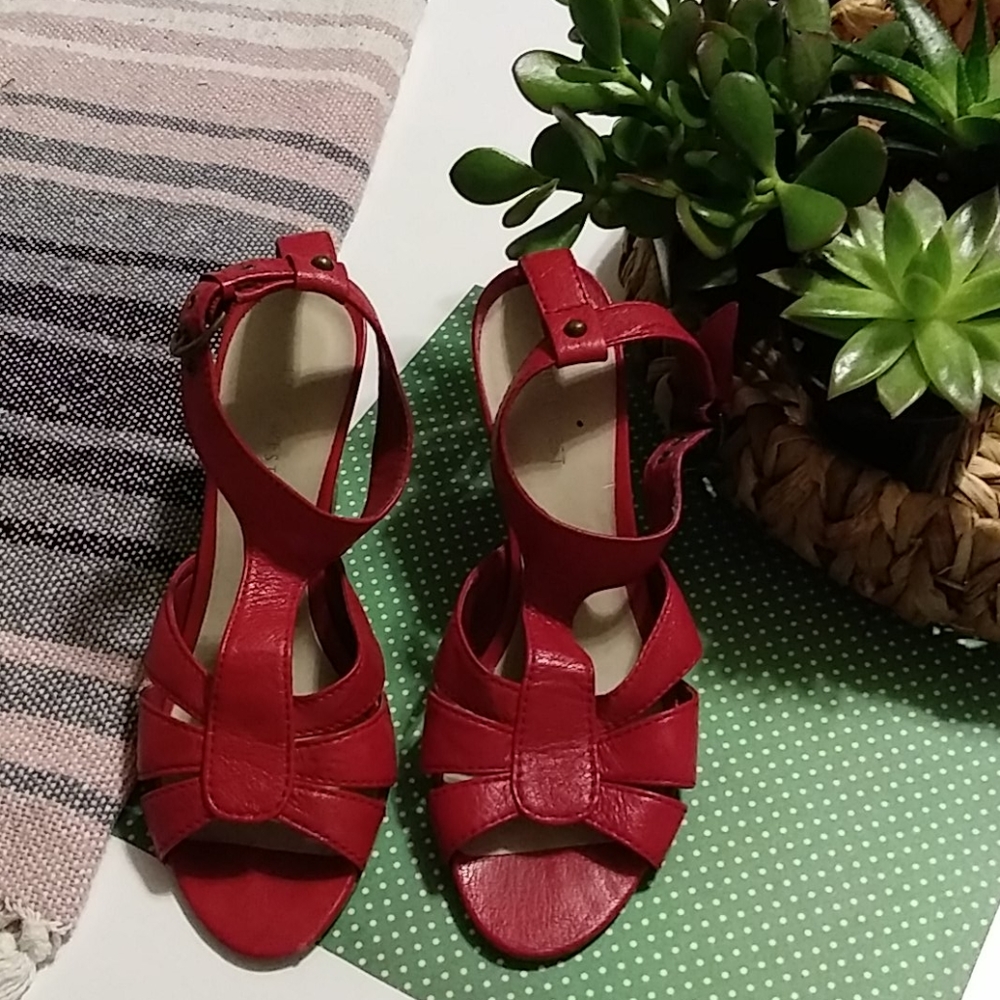 GUC Nine West Red Leather Heels